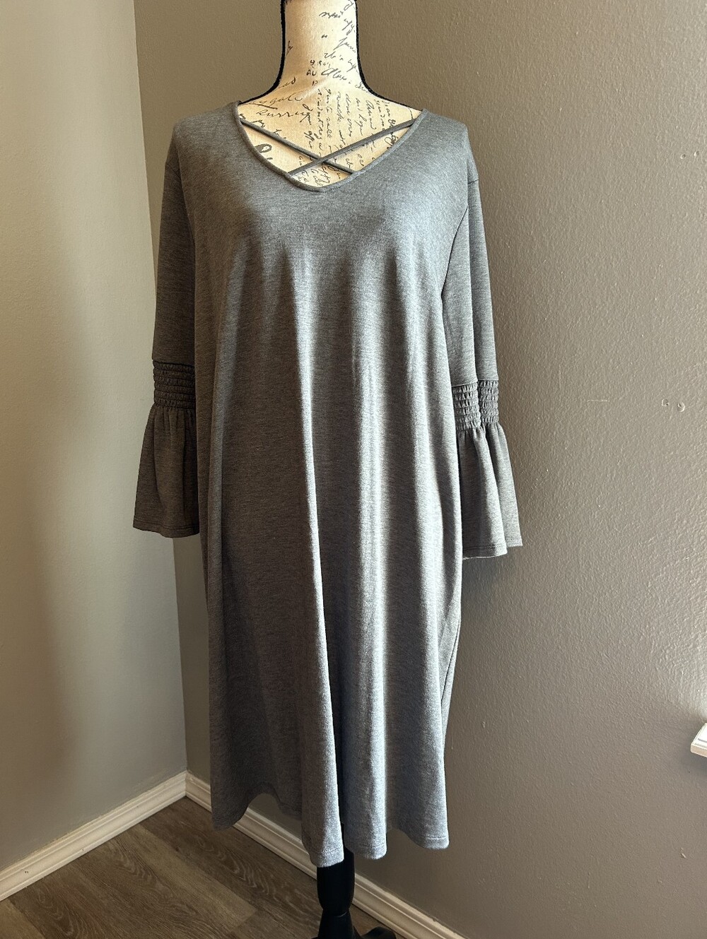 NWT a.n.a XL Gray V-Neck Smocked Bell Sleeve Dress